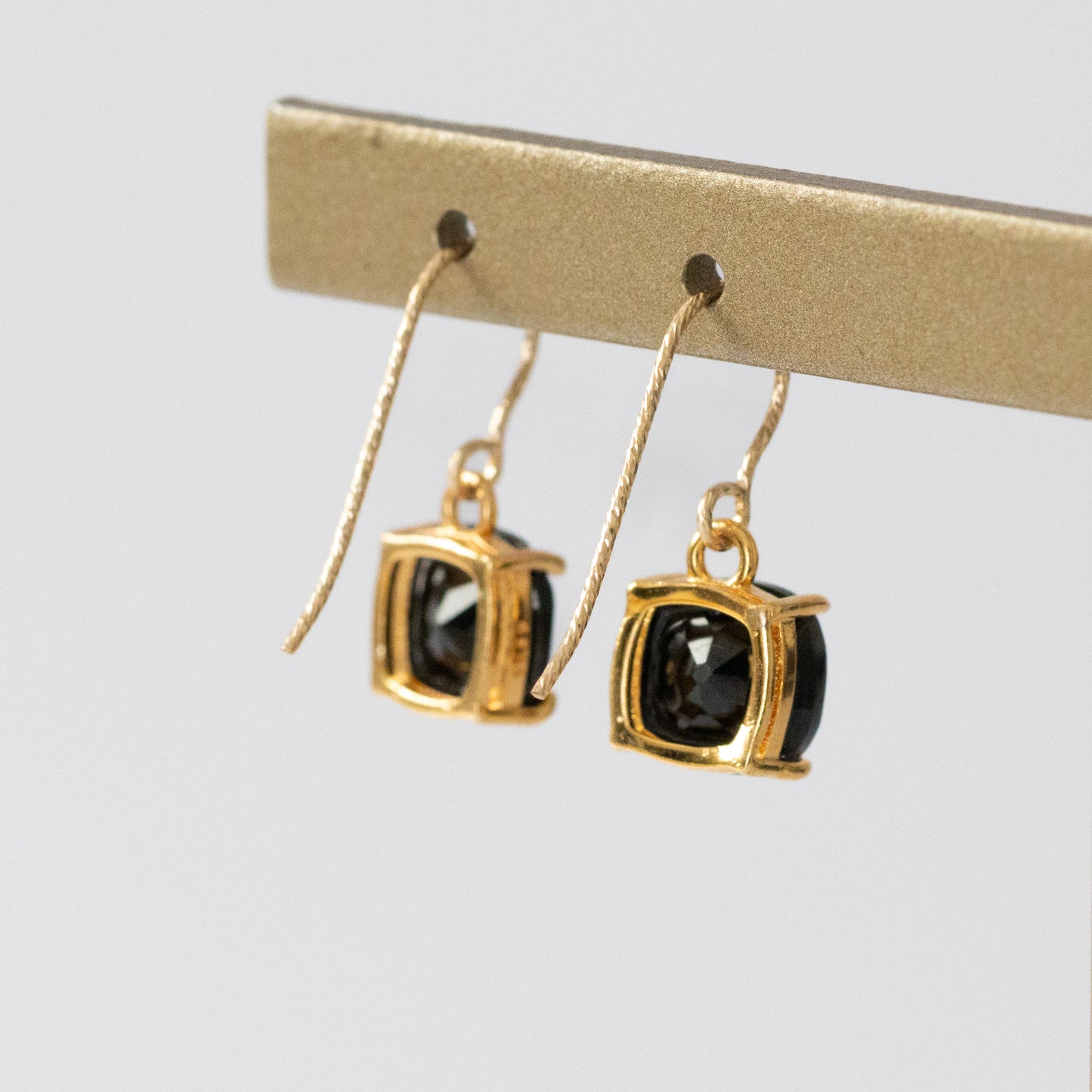 【ピアス/イヤリング】宝石質AAAブラックスピネル スクエアピアス