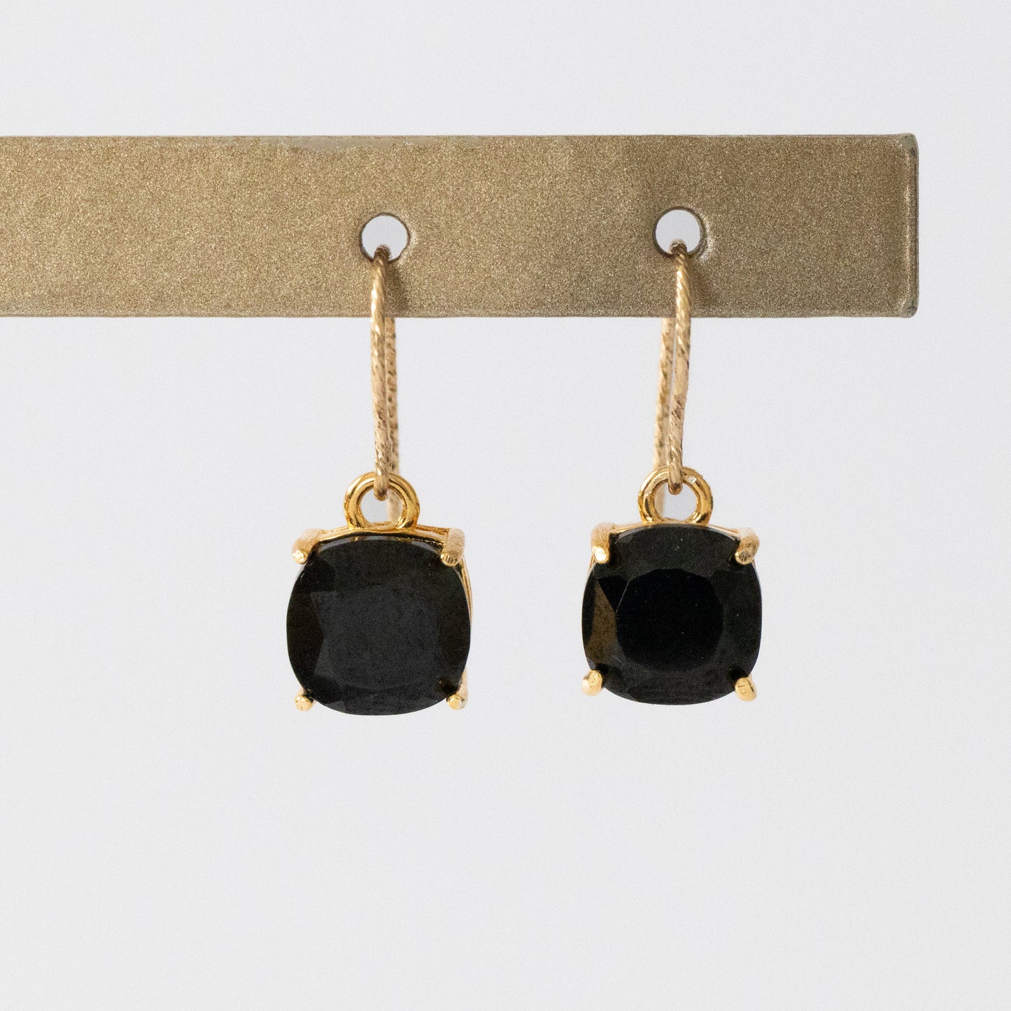 【ピアス／イヤリング】宝石質AAAブラックスピネル スクエアピアス