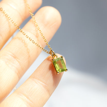 【14kgfネックレス】宝石質AAA レクタングルカット ペリドット