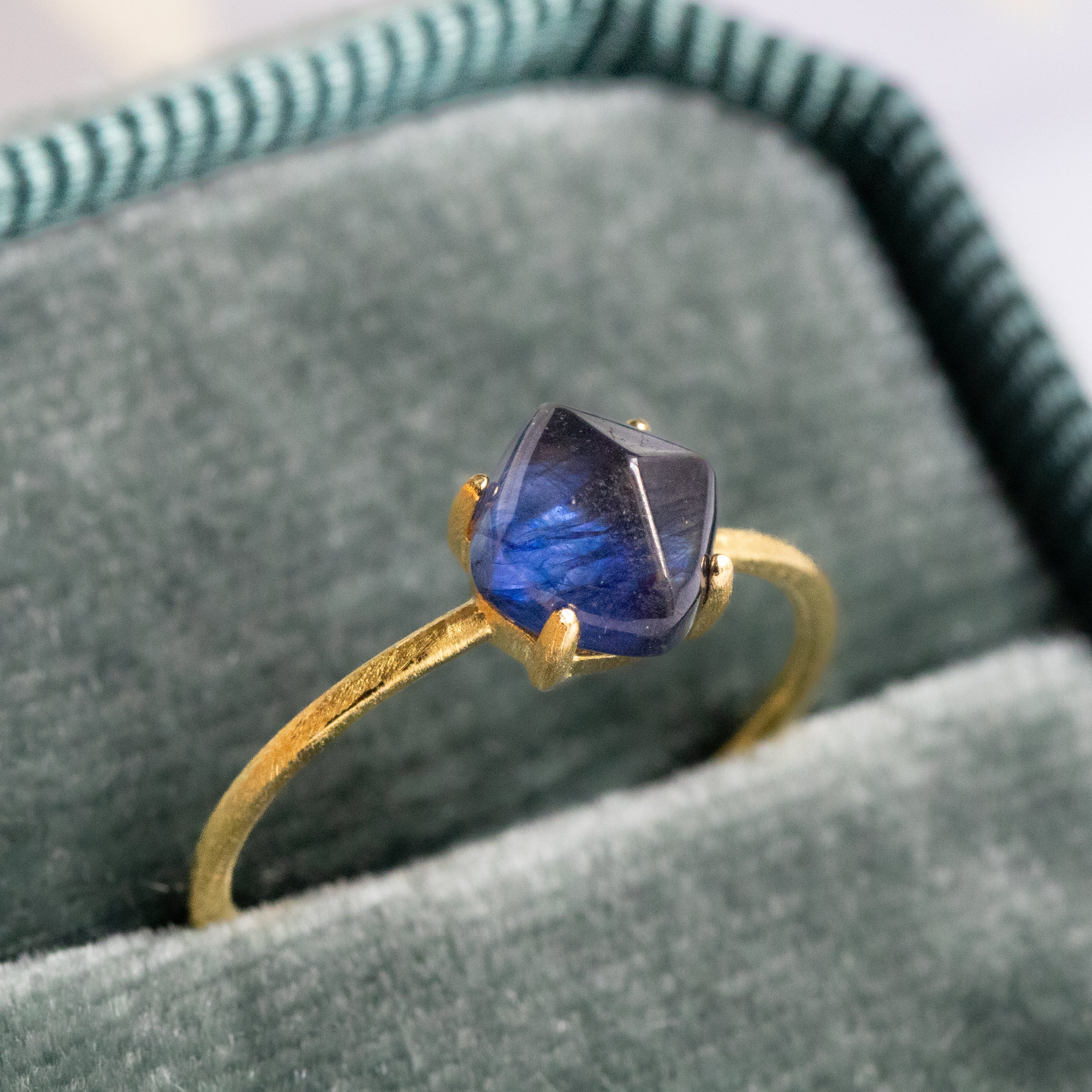 1円～【ジュエリー極】良質爽快ブルー煌く！良質天然ブルーサファイア0.50ct＆ダイヤモンド0.26ct 高級K18YGリング k088im【送料無料】 1円～ジュエリー極鮮やかブルーカラー！良質天然ブルーサファイア