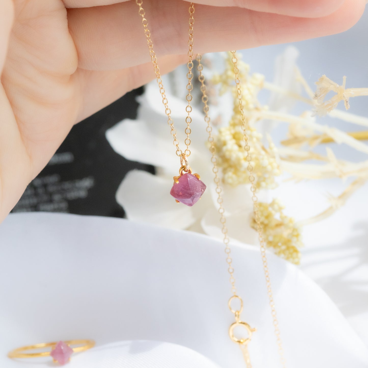 【14kgfネックレス】宝石質シュガーローフルビー ネックレス