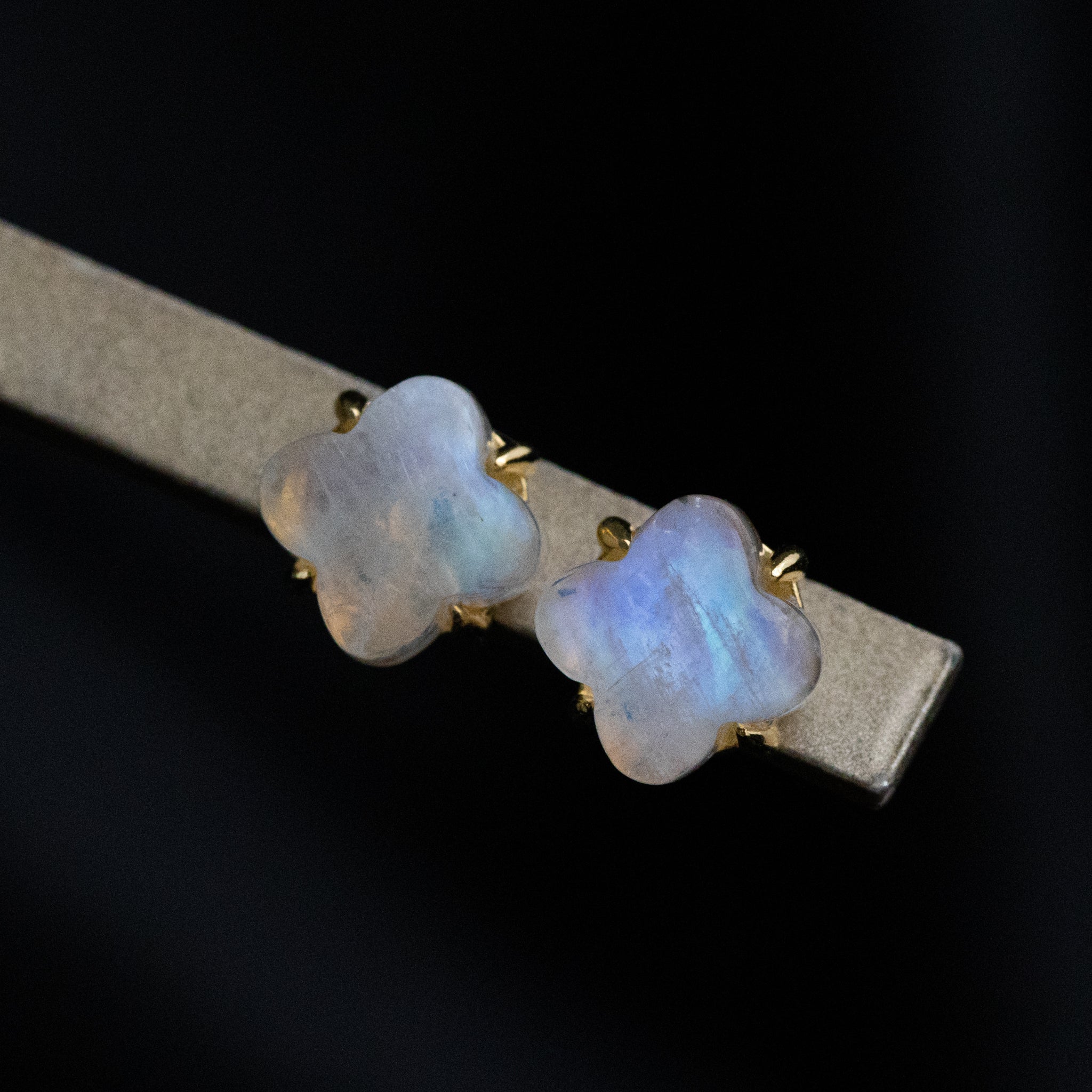 数量限定】レインボームーンストーン フラワーピアス（Silver925