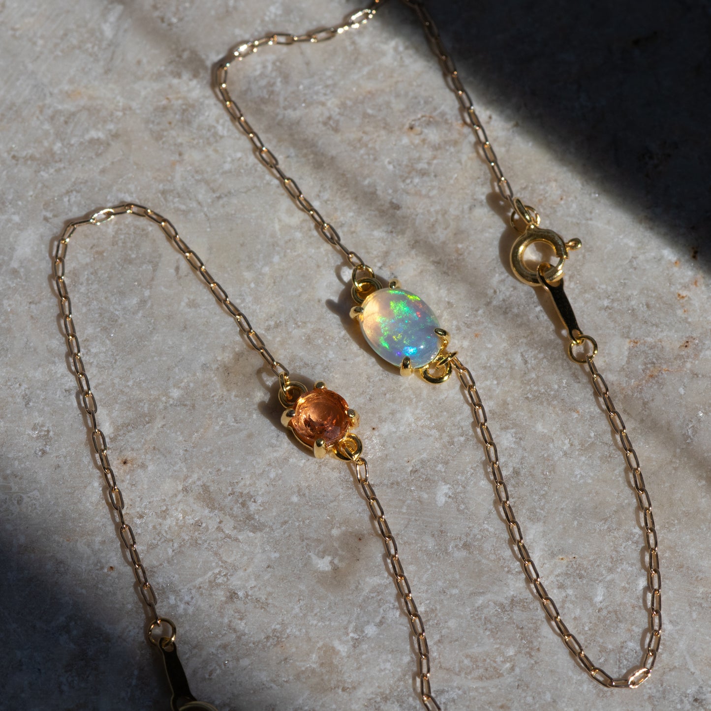 【14kgfチェーン】宝石質エチオピアンウォーターオパール オーバルブレスレット