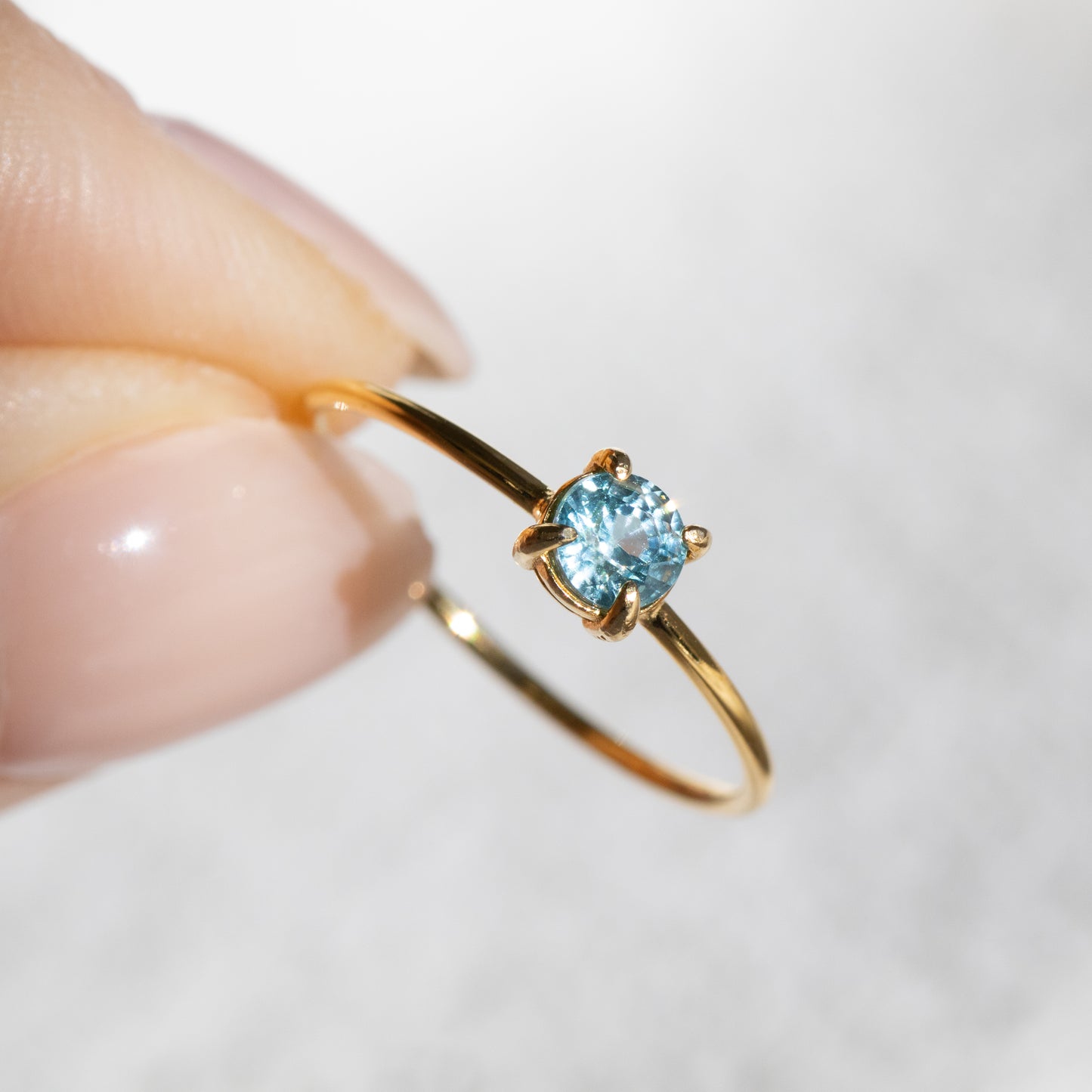 【Holiday collection】天然ブルージルコン ラウンドリング（Silver925 18kgp）