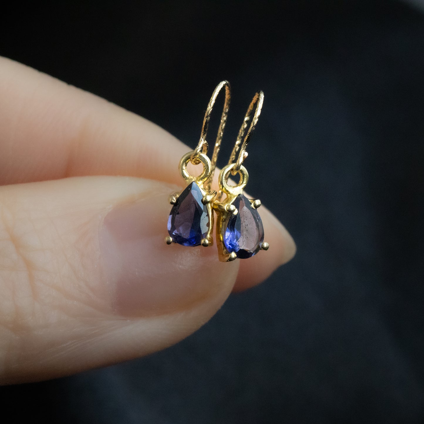 【ピアス／イヤリング】宝石質AAAアイオライト ペアシェイプピアス