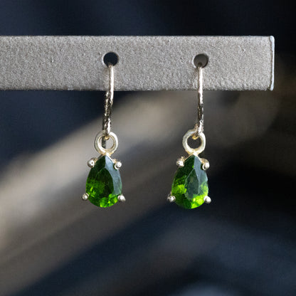 【ピアス／イヤリング】宝石質AAAクロムダイオプサイド ペアシェイプピアス