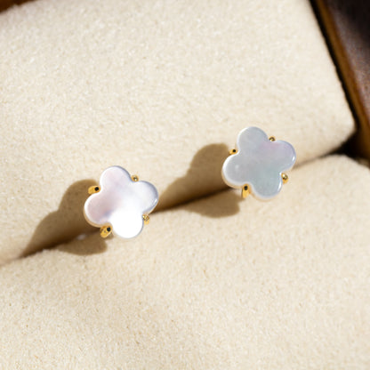 【天然】ホワイトシェル フラワーピアス（Silver925 18kgp）