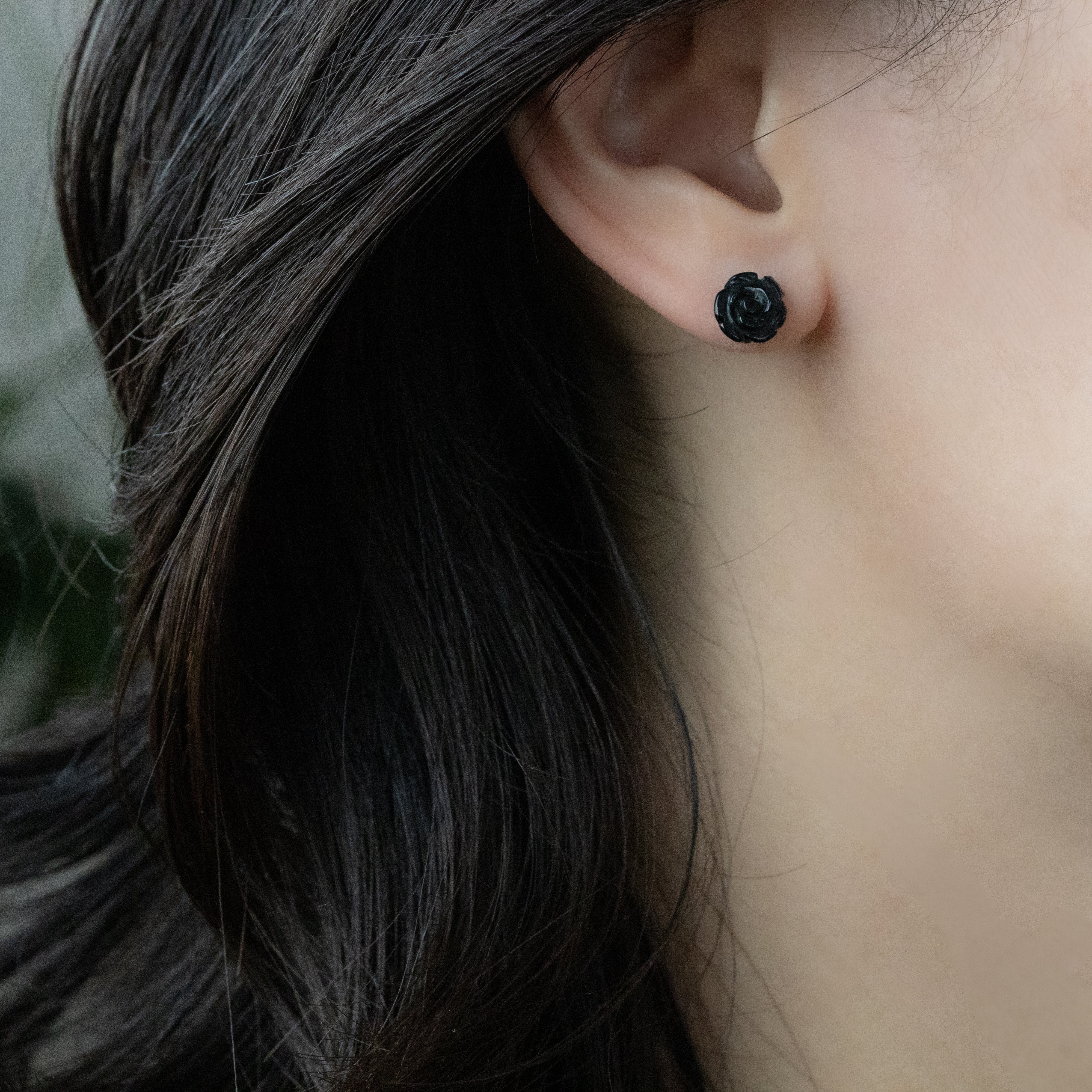 No.341 14kgf☆ブラックオニキスカービングのピアス 漆黒】天然オニキス ローズピアス（14kgf） – Stream Jewelry