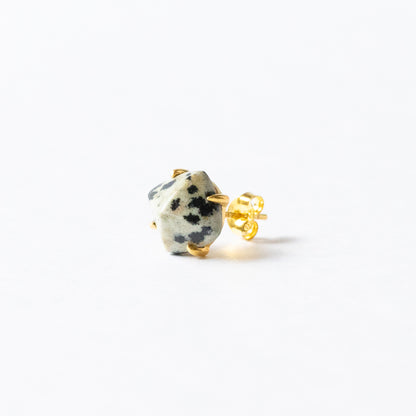 【ピアス／イヤリング】宝石質ダルメシアンジャスパー シュガーローフピアス（Silver925 18kgp）