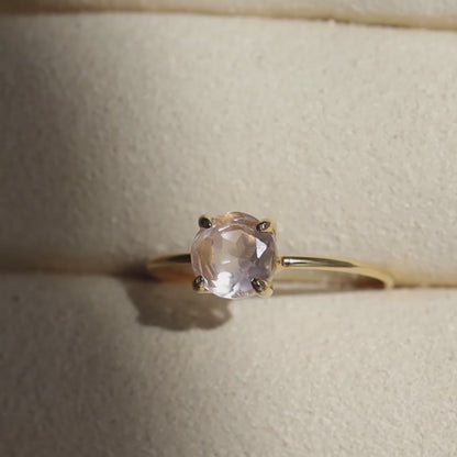 【愛の石】宝石質AAAローズクォーツ ラウンドリング（Silver925 18kgp）