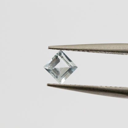 【クリアなブルーカラー】宝石質アクアマリン ダイヤ型リング（Silver925 18kgp）